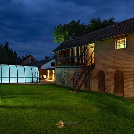 Adamko Borkert Haz Bed & Breakfast Villany Exterior photo