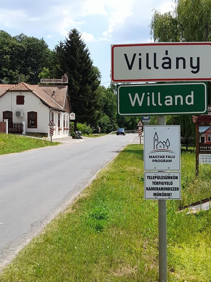 Adamko Borkert Haz Bed & Breakfast Villany Exterior photo