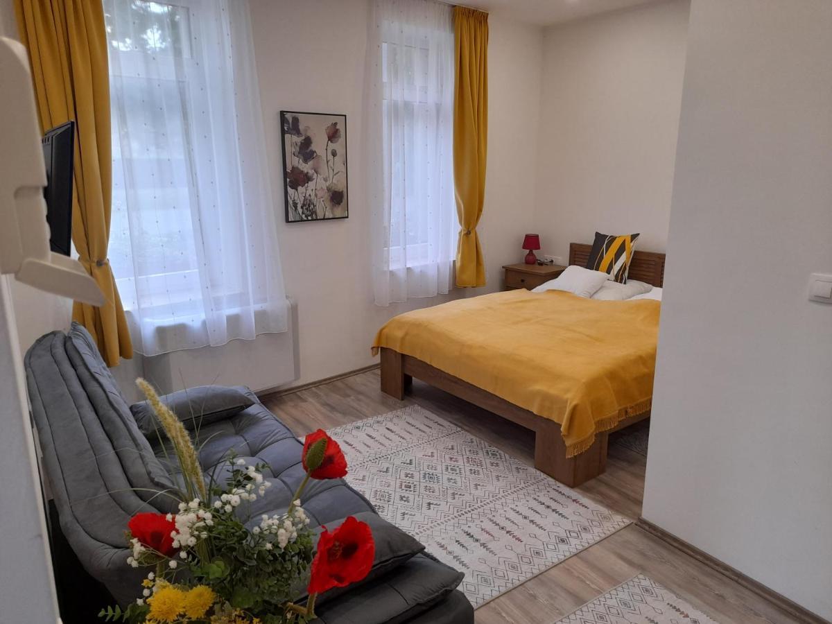 Adamko Borkert Haz Bed & Breakfast Villany Exterior photo